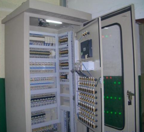 PLC控製櫃